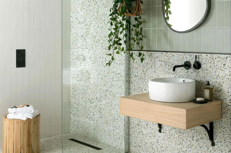 Modern Glass Bathroom Solutions